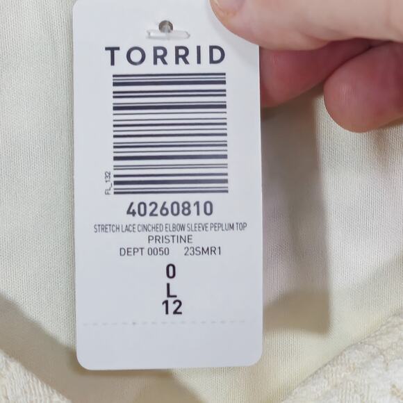 Torrid Lace Top Puff Sleeve Cream Size Large Romantic Feminine NWT - Picture 10 of 10